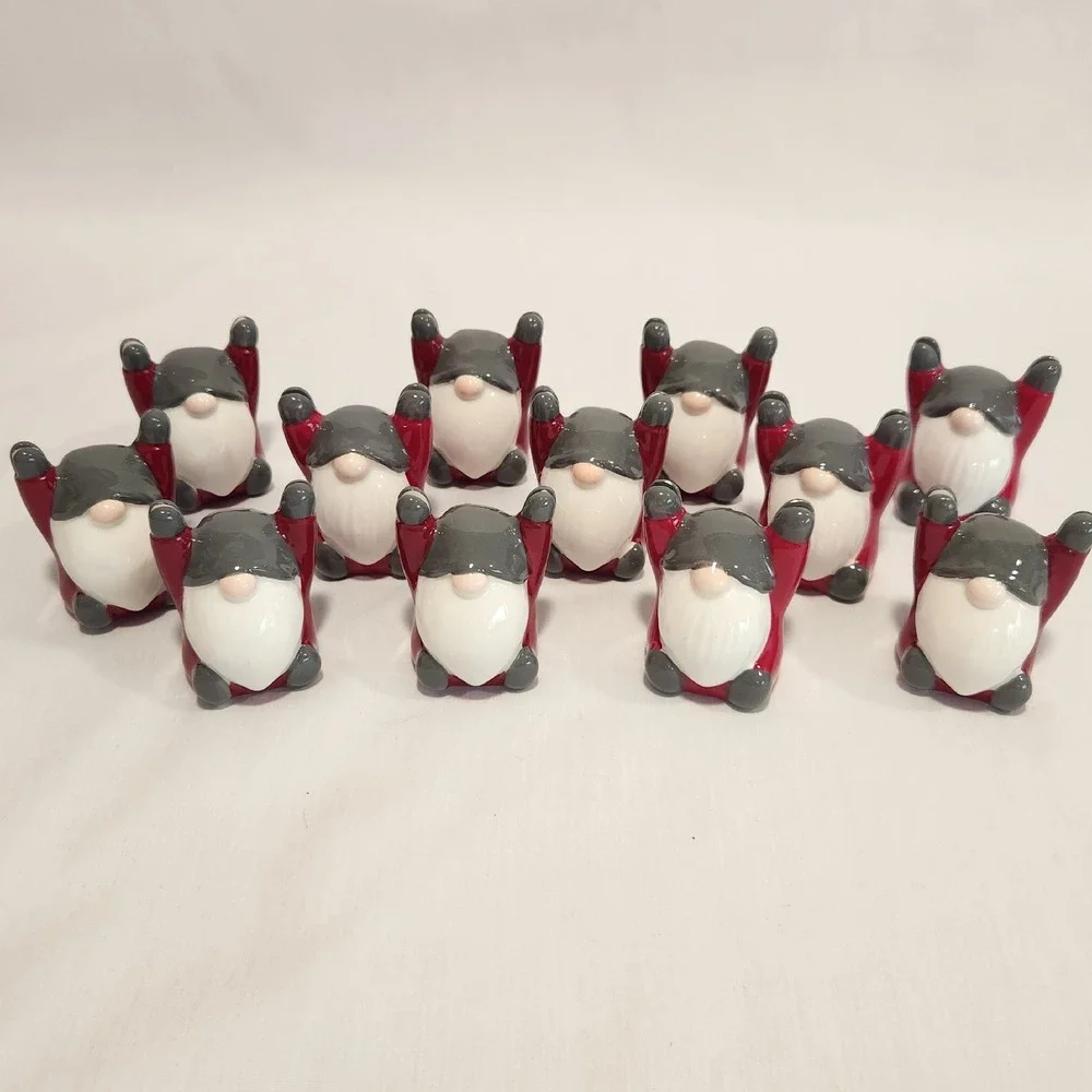 Pottery Barn Gnome Salt & Pepper Shakers +‎ 12 Place Card Holders
